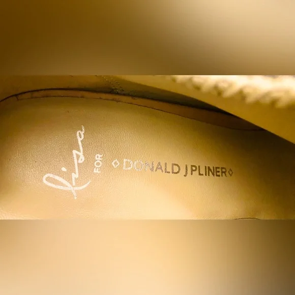 Donald J Pliner Lisa Tan Leather
Ankle Heel Stiletto Bootie & Open Toe - Picture 12 of 15